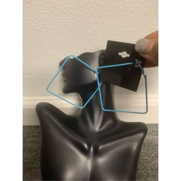 Square Hoop Earrings  - Picture 2 of 3